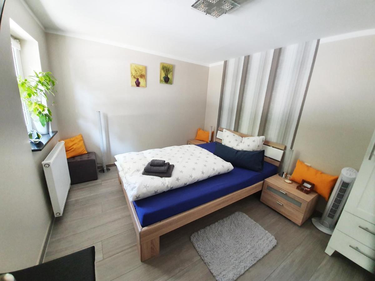 Monteur-Fremdenzimmer - Petit Quartier Merenberg Exterior photo
